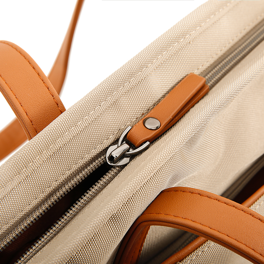 Bolso para mujer The Urban Tote de Bange Perú, accesorio para mujer en color beige, cierres reforzados