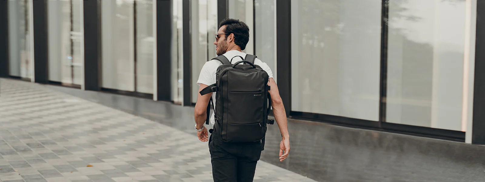 Mochila The Expandable de Bange Perú, ideal para tus viajes, trabajo, oficina y el día a día