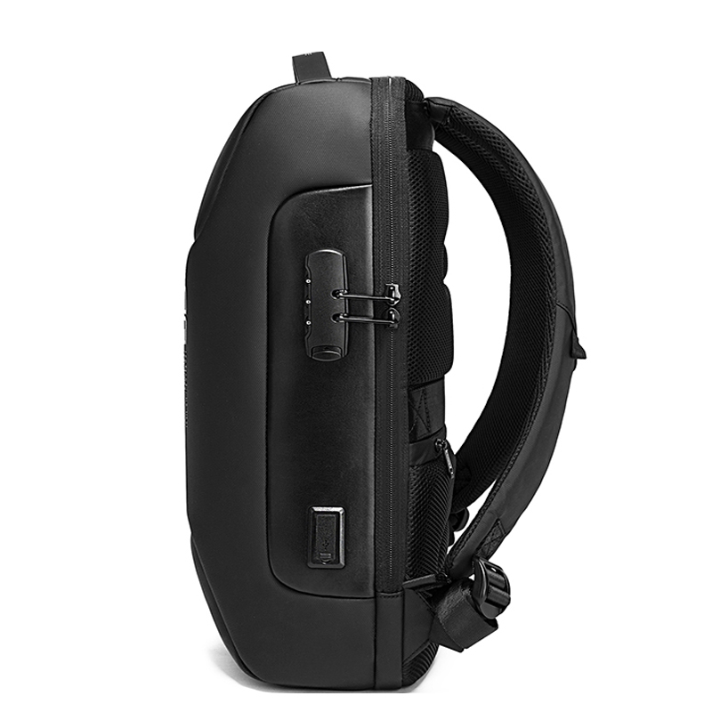 Mochila The Vaultpack de Bange Perú para oficina y trabajo con candado de seguridad