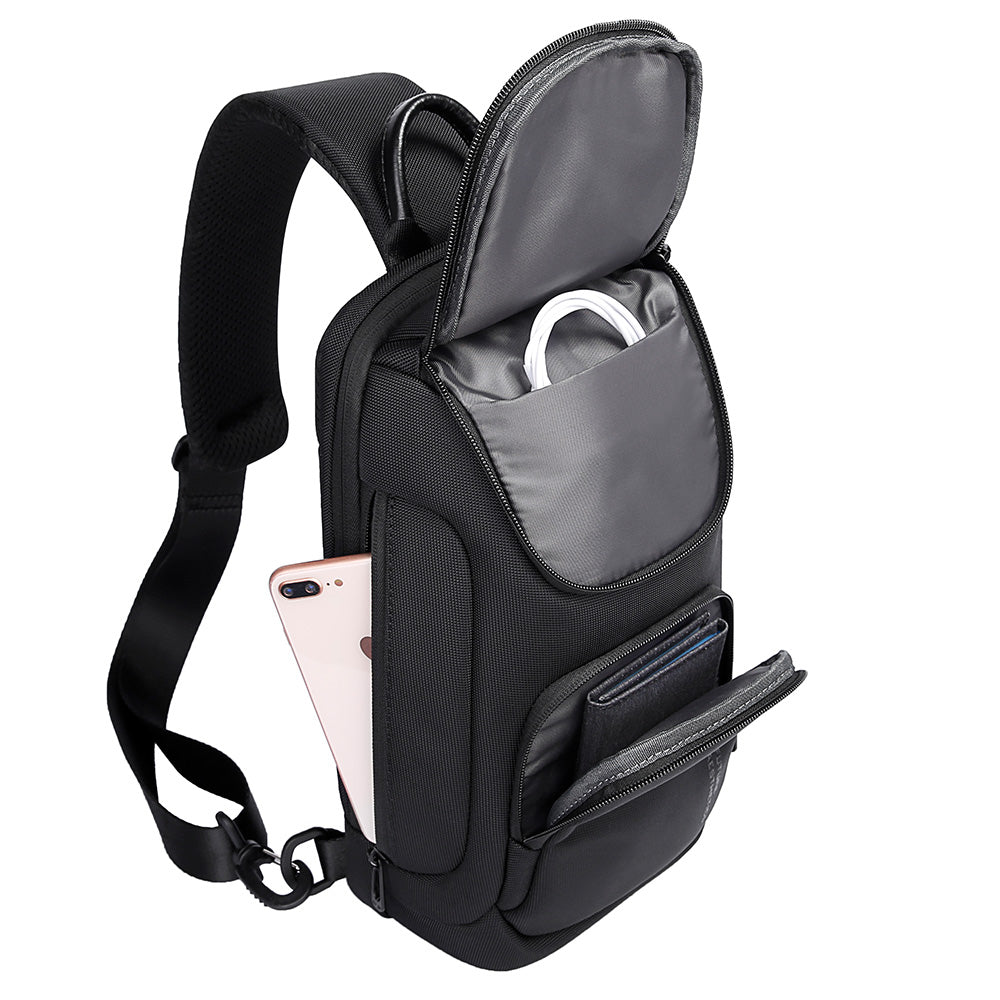 Pechera The Multipocket de Bange Perú para viajes, color negro y diseño versátil